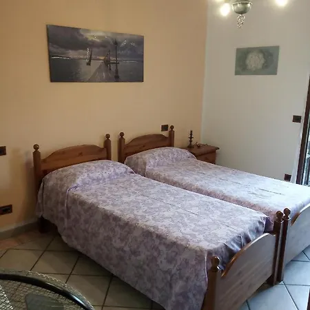 Mezzaluna Bed & Breakfast *