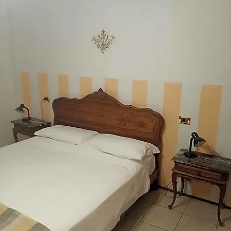 Mezzaluna Bed & Breakfast *